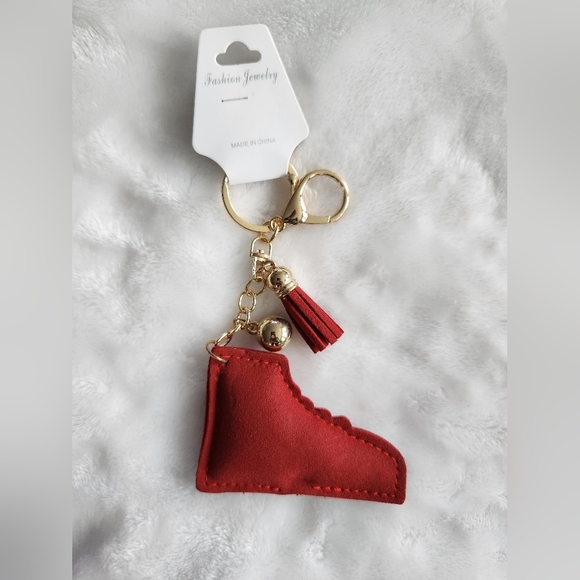 Red Rhinestone Sneaker And Queen Crown Soft Keychain Set - Picture 3 of 7